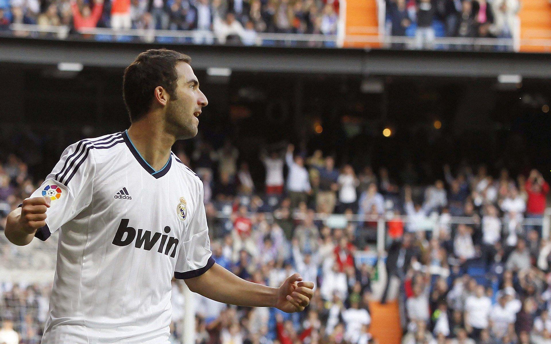 豪门重磅引援！顶级中场天价转会尘埃落定，新东家豪掷亿元锁定未来核心