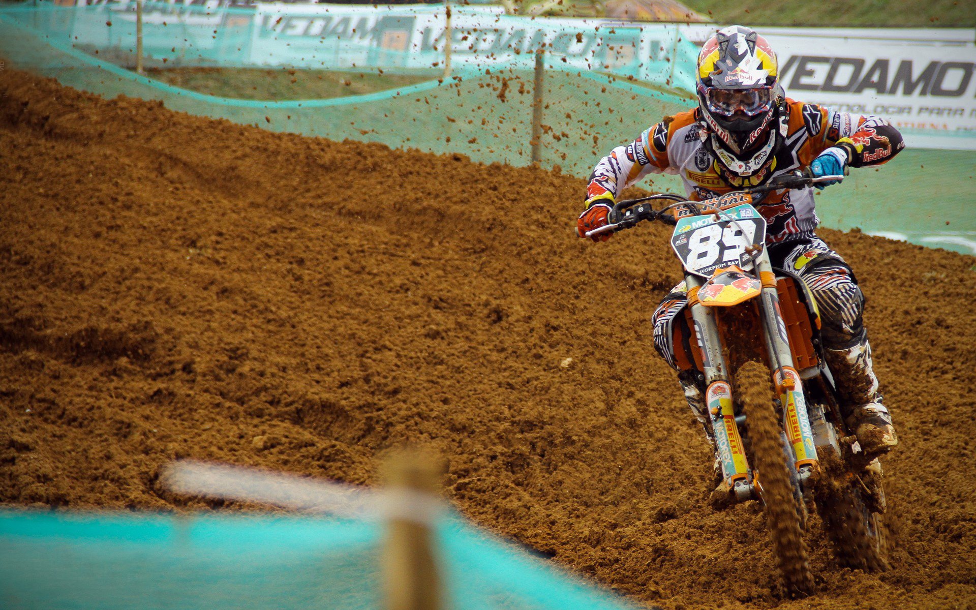 法甲联赛激战正酣，巴黎圣日耳曼领跑积分榜